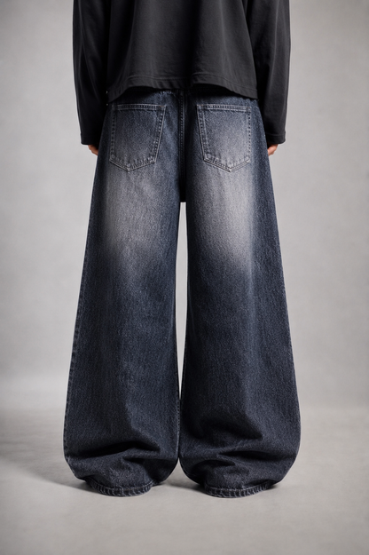 BLACKOUT WASH DENIM